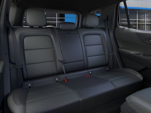 New 2026 Chevrolet Equinox LT w/ Convenience Package II FWD image 17