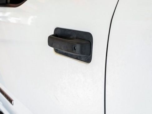 Used 2018 Ford F550 2WD Regular Cab Super Duty image 30