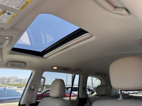 Used 2024 Nissan Armada Platinum w/ Captain's Chairs Package RWD image 32