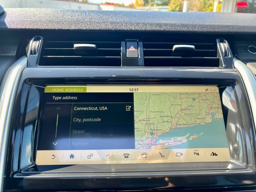 Used 2018 Land Rover Discovery HSE AWD/4WD image 24