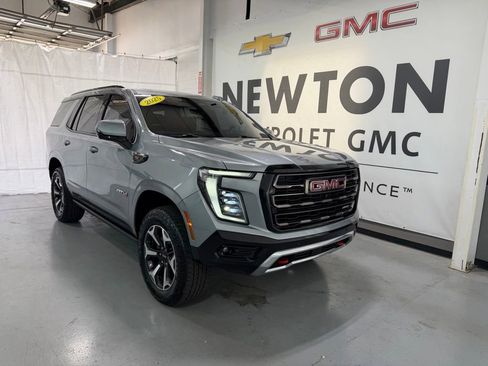 Used 2025 GMC Yukon AT4 Ultimate AWD/4WD image 2
