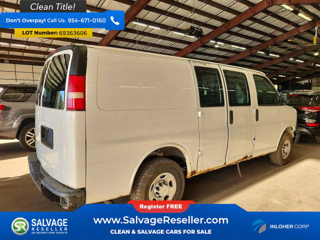 Used 2011 Chevrolet Express 2500 RWD image 4