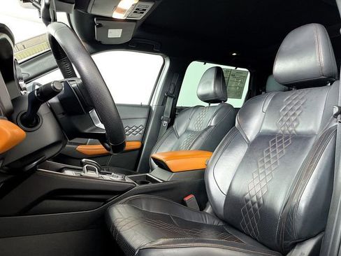 Used 2023 Mitsubishi Outlander SEL image 14