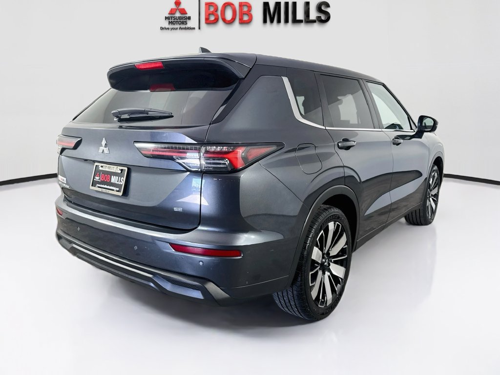 Used 2025 Mitsubishi Outlander SE FWD image 7
