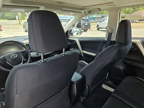 Used 2013 Toyota RAV4 XLE FWD image 21