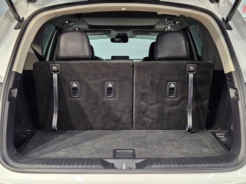 Used 2024 Honda Pilot Touring image 18