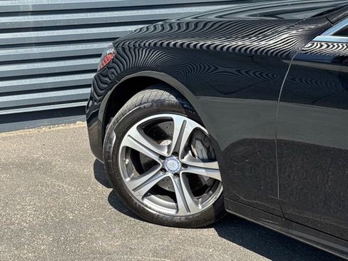 Used 2017 Mercedes-Benz E 300 4MATIC image 11