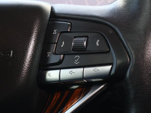 Used 2021 Cadillac Escalade ESV Premium Luxury w/ Driver Assist Tech Package image 34