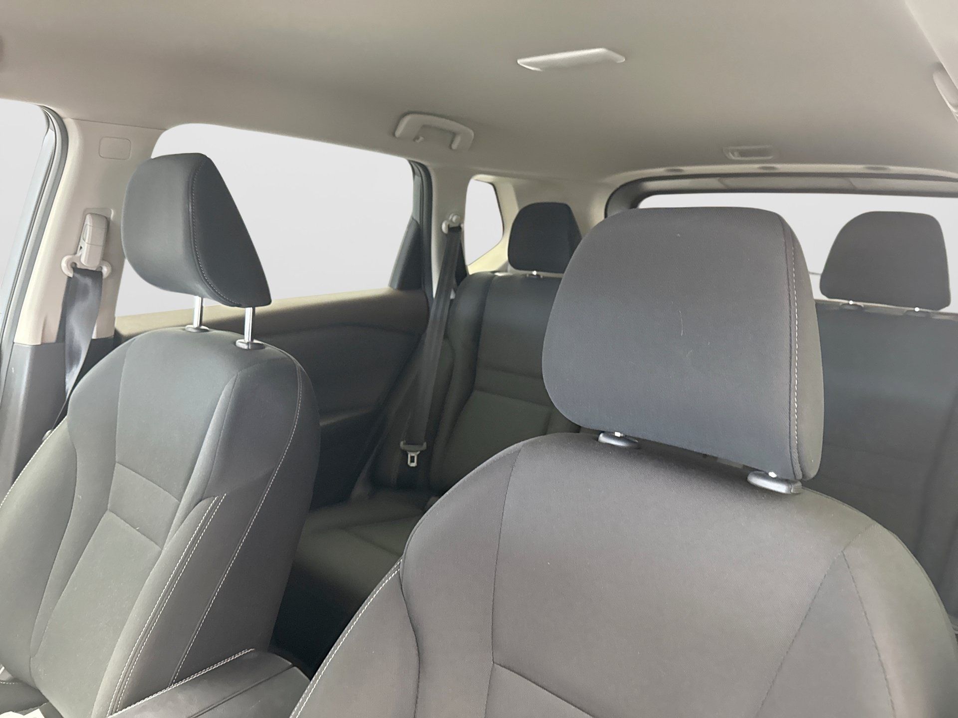 Used 2023 Nissan Rogue S AWD/4WD image 10