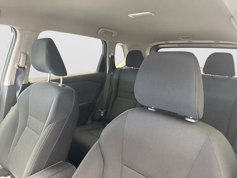 Used 2023 Nissan Rogue S AWD/4WD image 10