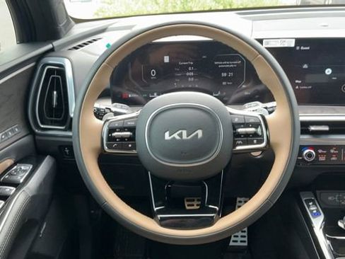 Certified 2025 Kia Sorento SX Prestige w/ Olive Brown Leather Package AWD/4WD image 30