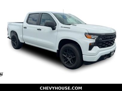New 2026 Chevrolet Silverado 1500 Custom w/ LPO, Dark Essentials Package