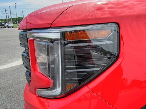 New 2025 GMC Sierra 1500 Elevation image 10