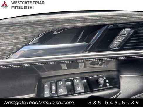 Used 2023 Jeep Wagoneer L Series II AWD/4WD image 13