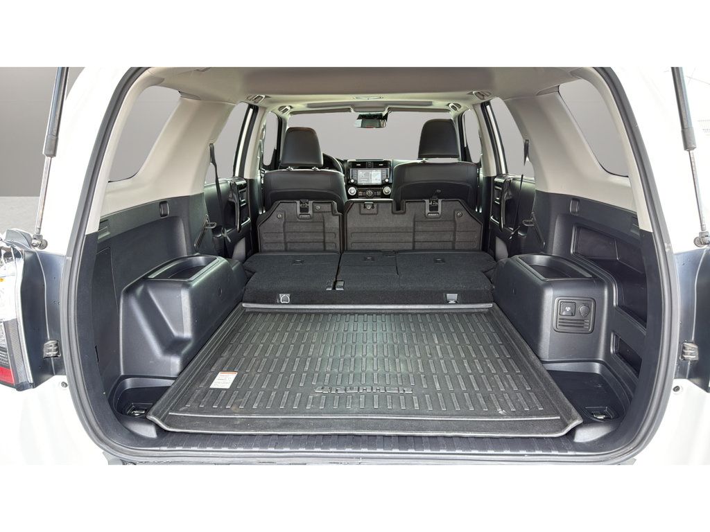 Used 2020 Toyota 4Runner Venture w/ Moonroof Package AWD/4WD image 16