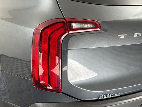 Used 2020 Kia Telluride LX FWD image 36