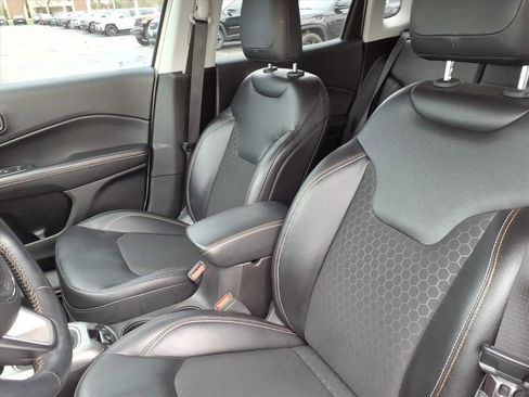 Certified 2018 Jeep Compass Latitude w/ Popular Equipment Group image 10