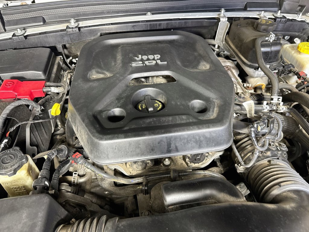 Used 2019 Jeep Wrangler Unlimited Sahara AWD/4WD image 38
