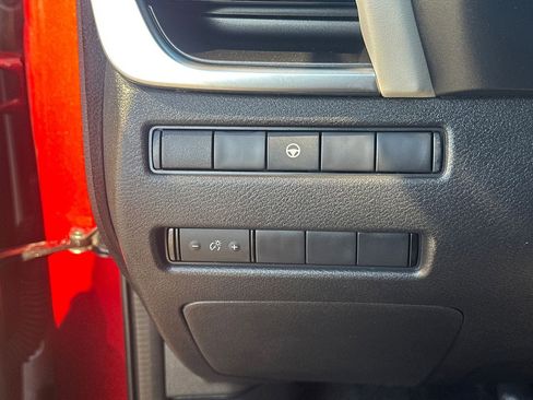 Used 2022 Nissan Rogue SV image 31