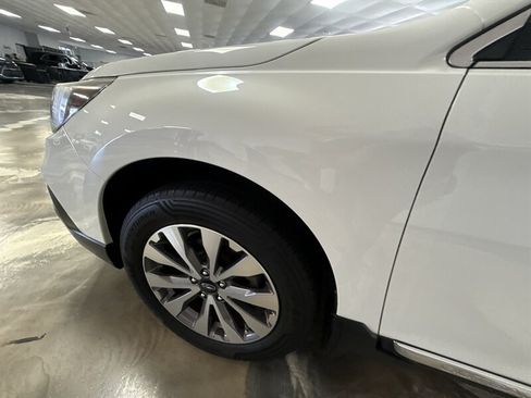 Used 2018 Subaru Outback 2.5i Touring AWD/4WD image 12