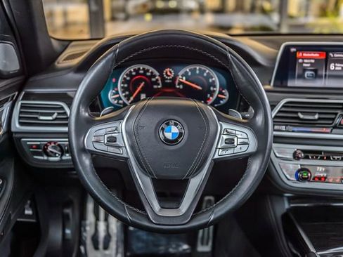 Used 2019 BMW 740i w/ Executive Package image 29