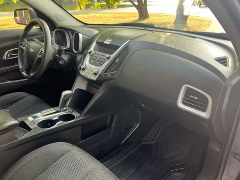 Used 2014 Chevrolet Equinox LS image 17