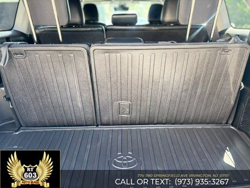 Used 2018 Toyota Highlander XLE AWD/4WD image 7