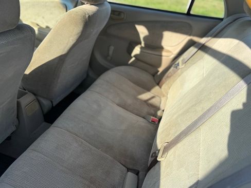 Used 2001 Toyota Corolla CE FWD image 13