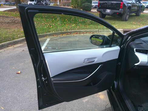 Used 2025 Toyota Corolla FX image 16