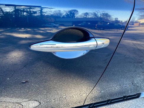 Used 2017 INFINITI QX80 4WD w/ Driver Assistance Package image 13