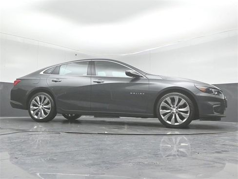 Used 2018 Chevrolet Malibu Premier w/ Premier Sun and Wheel Package image 33