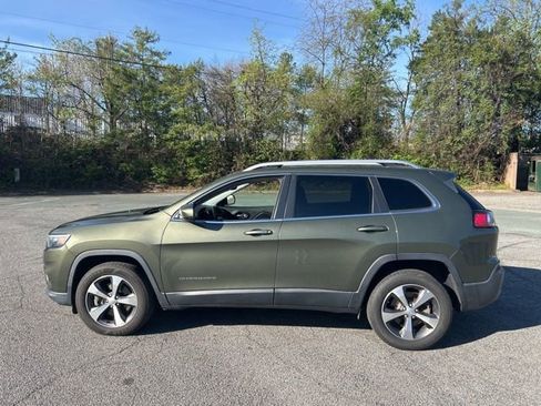 Used 2020 Jeep Cherokee Limited image 2