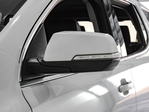 Used 2023 GMC Acadia SLT image 37