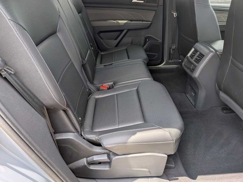 Used 2022 Volkswagen Atlas Cross Sport SE AWD/4WD image 19