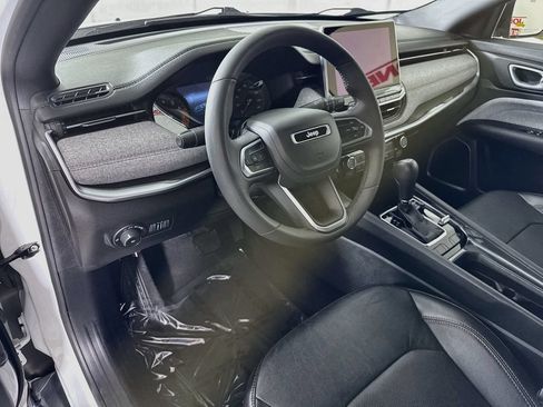 Used 2023 Jeep Compass Latitude AWD/4WD image 16