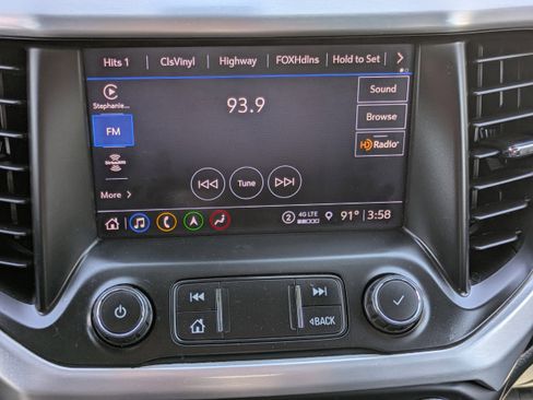 Used 2021 GMC Acadia SLT w/ Preferred Package image 24