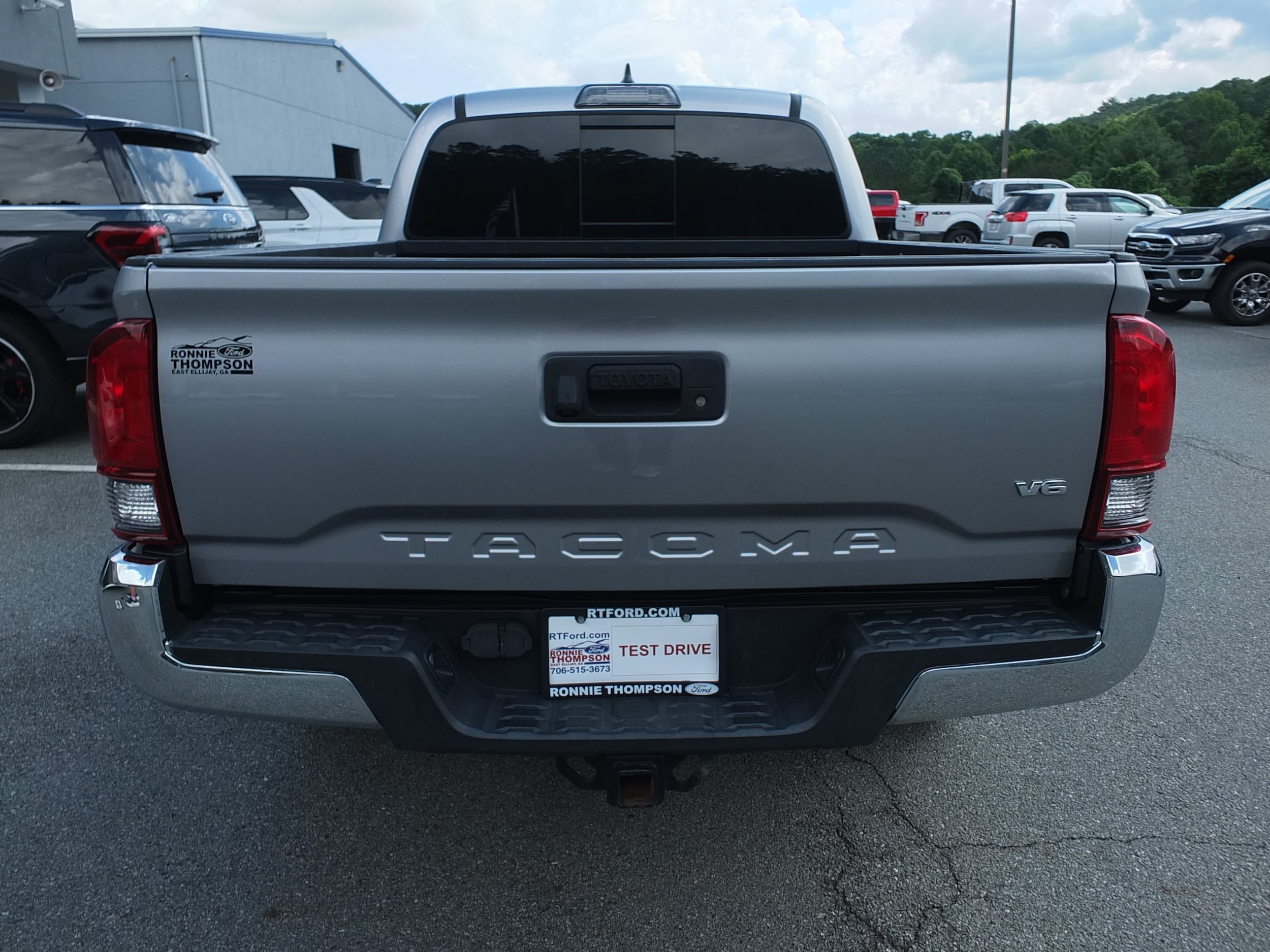 Used 2019 Toyota Tacoma SR5 RWD image 4