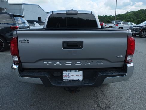 Used 2019 Toyota Tacoma SR5 RWD image 4