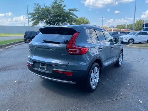 Used 2022 Volvo XC40 T5 Momentum AWD/4WD image 7