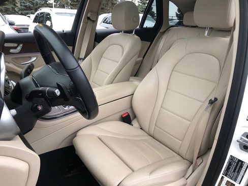 Used 2022 Mercedes-Benz GLC 300 4MATIC image 33