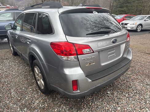 Used 2011 Subaru Outback 3.6R Premium image 9