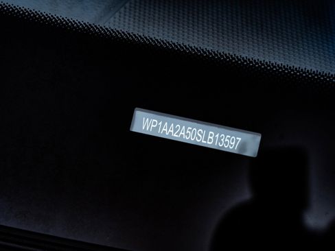 Used 2025 Porsche Macan image 32