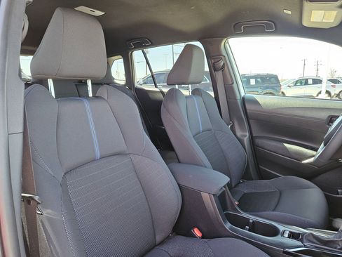 Used 2023 Toyota Corolla Cross image 30