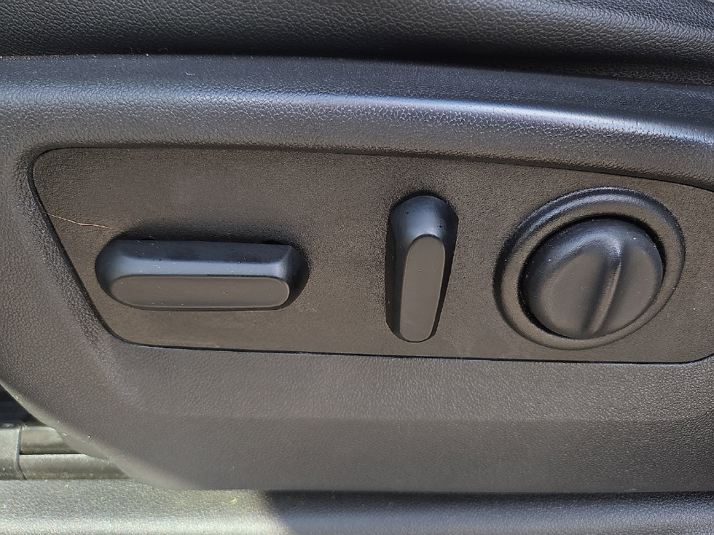 Used 2019 GMC Sierra 1500 SLT RWD image 17