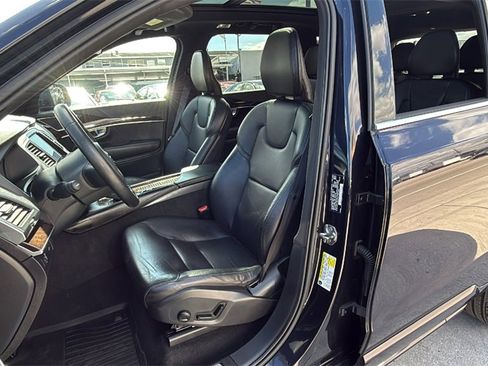 Used 2019 Volvo XC90 T5 Momentum w/ Protection Package Premier image 23