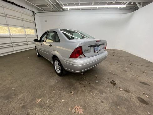 Used 2003 Ford Focus SE image 4