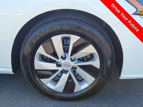 Used 2025 Nissan Altima 2.5 S FWD image 22