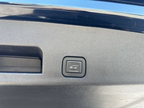 Used 2025 GMC Acadia AT4 AWD/4WD image 28