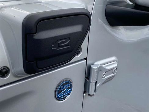 Used 2024 Jeep Wrangler High Altitude image 11