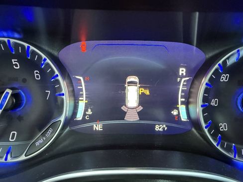 Used 2019 Chrysler Pacifica Limited FWD image 17